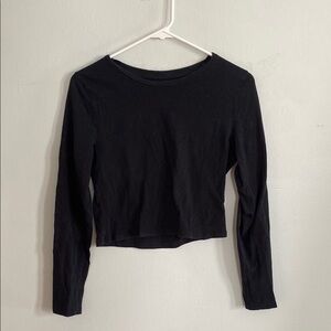 Classic Black Cropped Long Sleeve Top